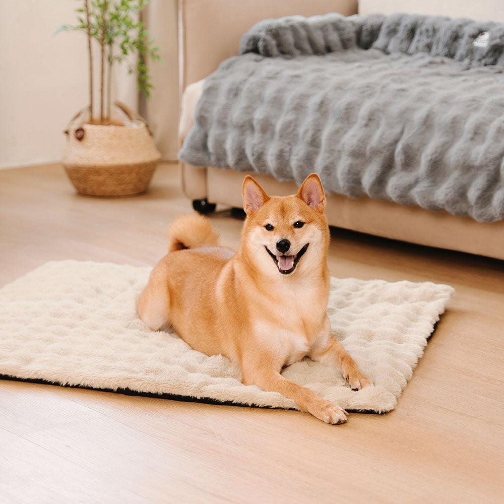 Cozy Plush Warm Washable and Portable Pet Mat - ThermoPad - Dog Beds detail view 13 | Petix pet supplies for dogs and cats
