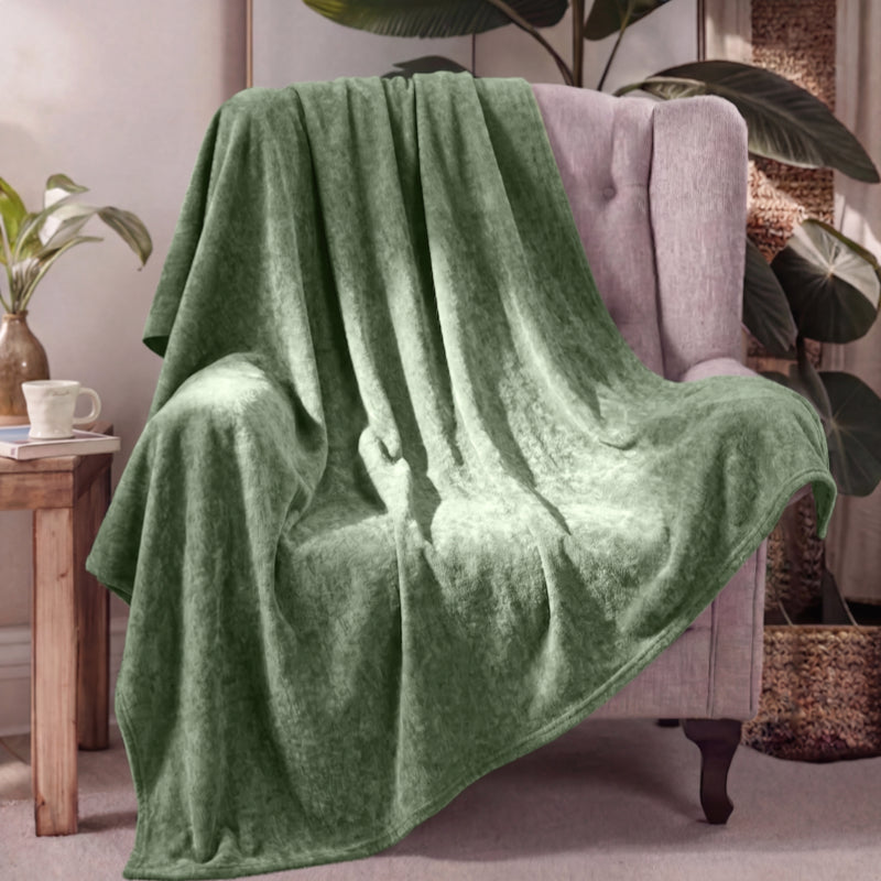 Soft and Waterproof Scratch-Resistant Non-Linting Throw Armchair Cove... detail view 9 | Petix pet supplies for dogs and cats