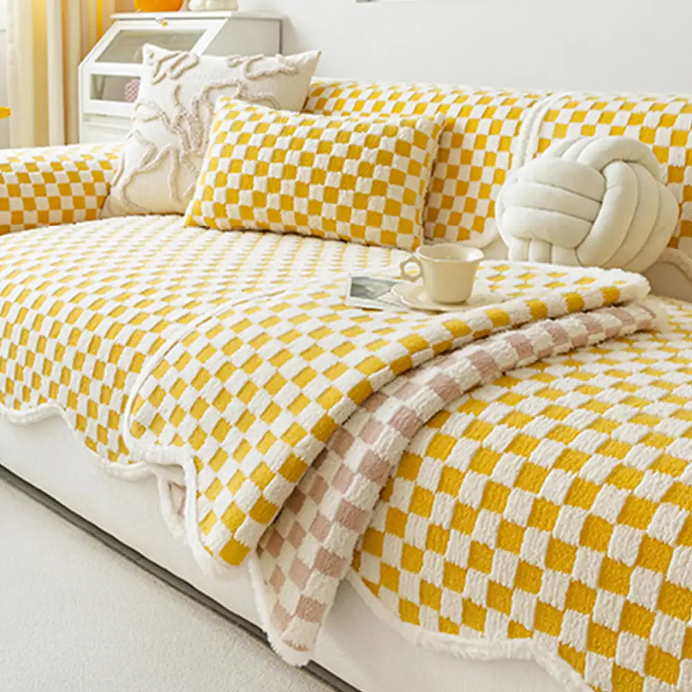 Classic Checkerboard Plush Comfortable Scratch-Resistant Non-Slip Cou... detail view 3 | Petix pet supplies for dogs and cats
