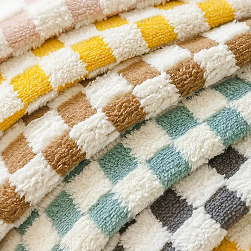 Classic Checkerboard Plush Comfortable Scratch-Resistant Non-Slip Cou... detail view 7 | Petix pet supplies for dogs and cats