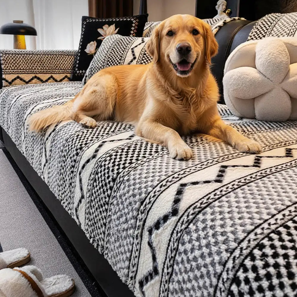 Classic Plaid Plush Scratch-Resistant Comfortable Non-Slip Couch Cove... detail view 7 | Petix pet supplies for dogs and cats