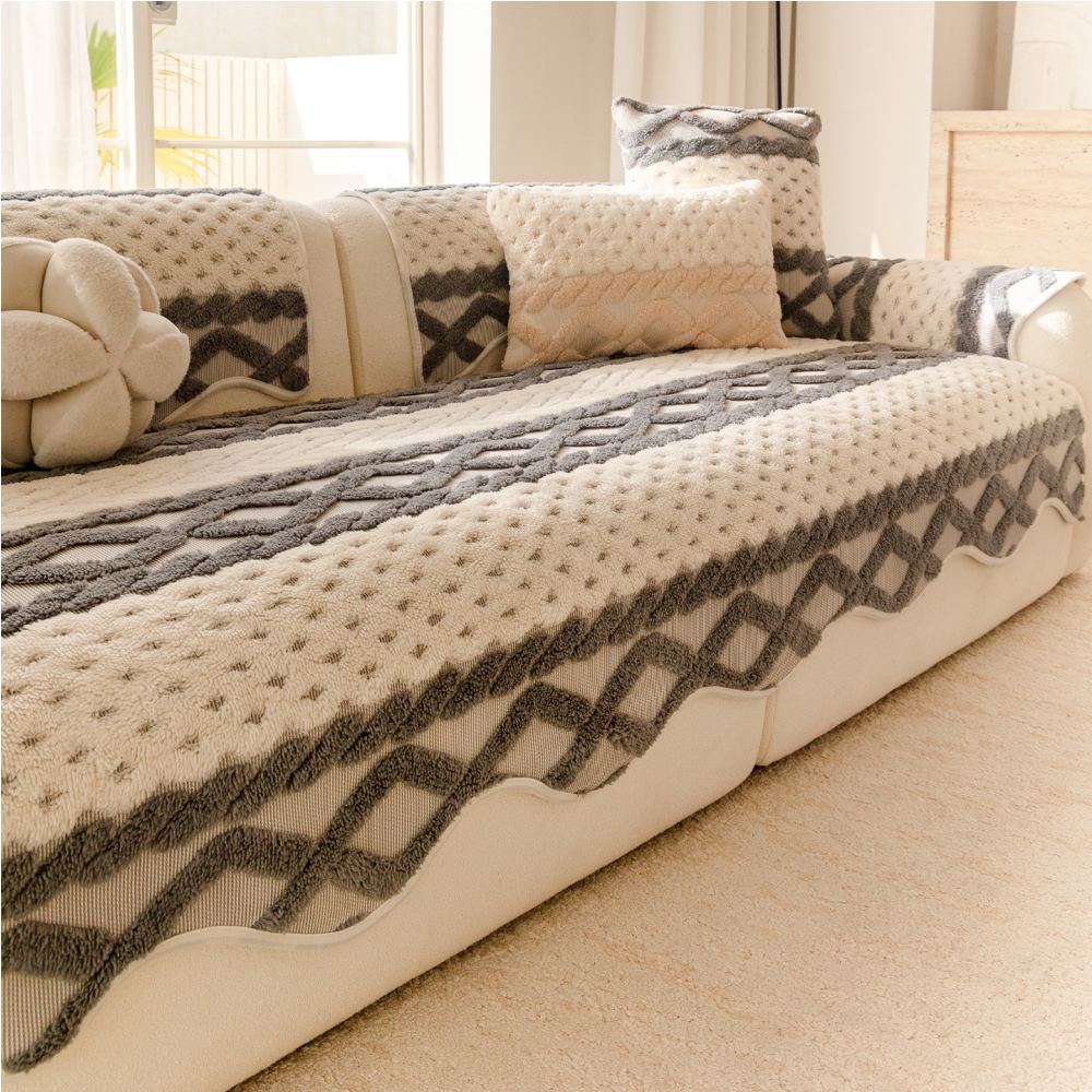 Cookie Comfortable Plush Skin-Friendly Non-Slip Couch Cover - Couch C... detail view 4 | Petix pet supplies for dogs and cats