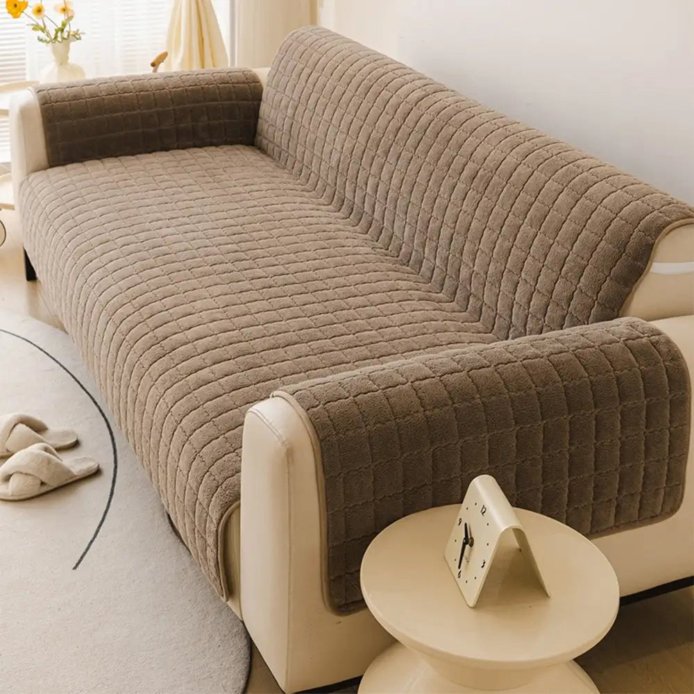 One-Piece Soft Pet-Friendly Short Plush Sofa Protection Non-Slip Couc... detail view 4 | Petix pet supplies for dogs and cats