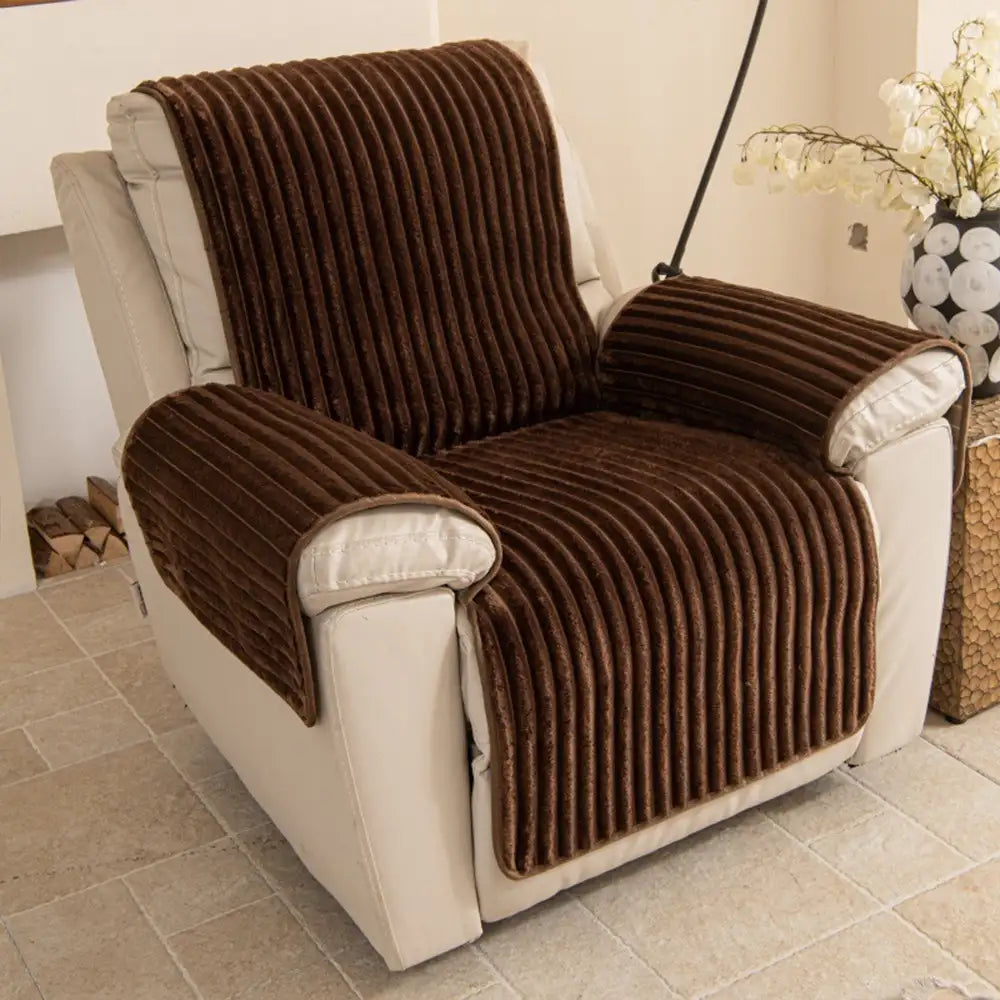 Plush Pet-Friendly Non-Slip One-Piece Couch Cover Recliner Couch Cov... detail view 10 | Petix pet supplies for dogs and cats