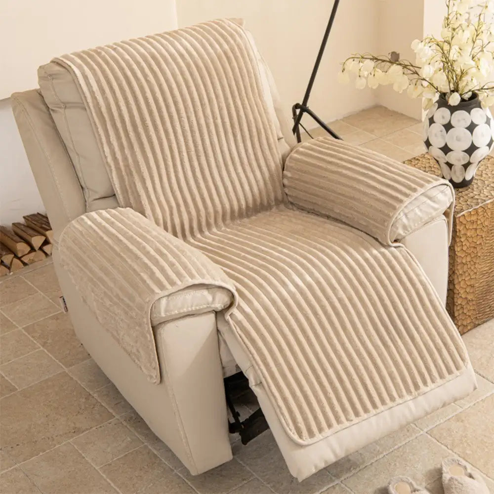 Plush Pet-Friendly Non-Slip One-Piece Couch Cover Recliner Couch Cove... detail view 9 | Petix pet supplies for dogs and cats