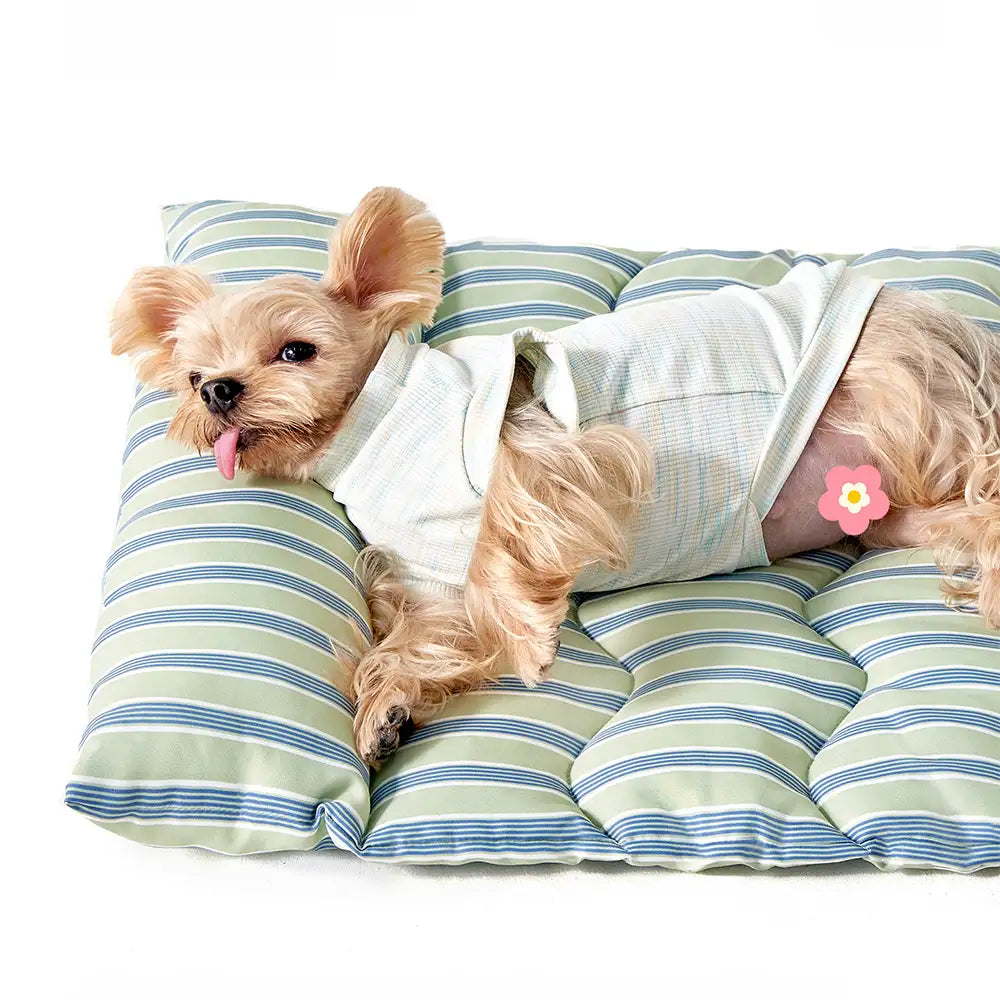 Color-Blocked Striped Breathable Double-Sided Soft Pet Mat – Dog Beds (view 3) | Petix pet supplies for dogs and cats