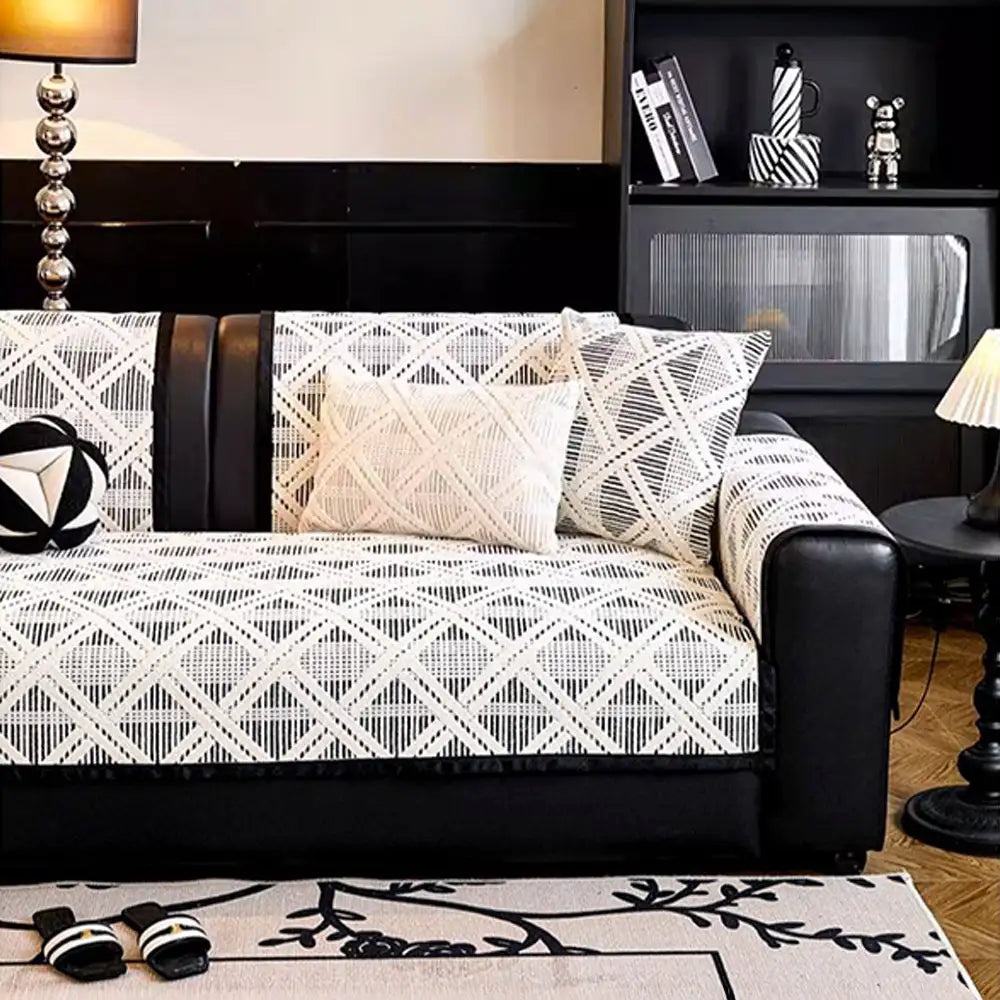 Creative Plaid Pattern Anti-Cat Scratch And Non-Slip Couch Cover - Suitable For All Se… | Petix pet supplies for dogs and cats