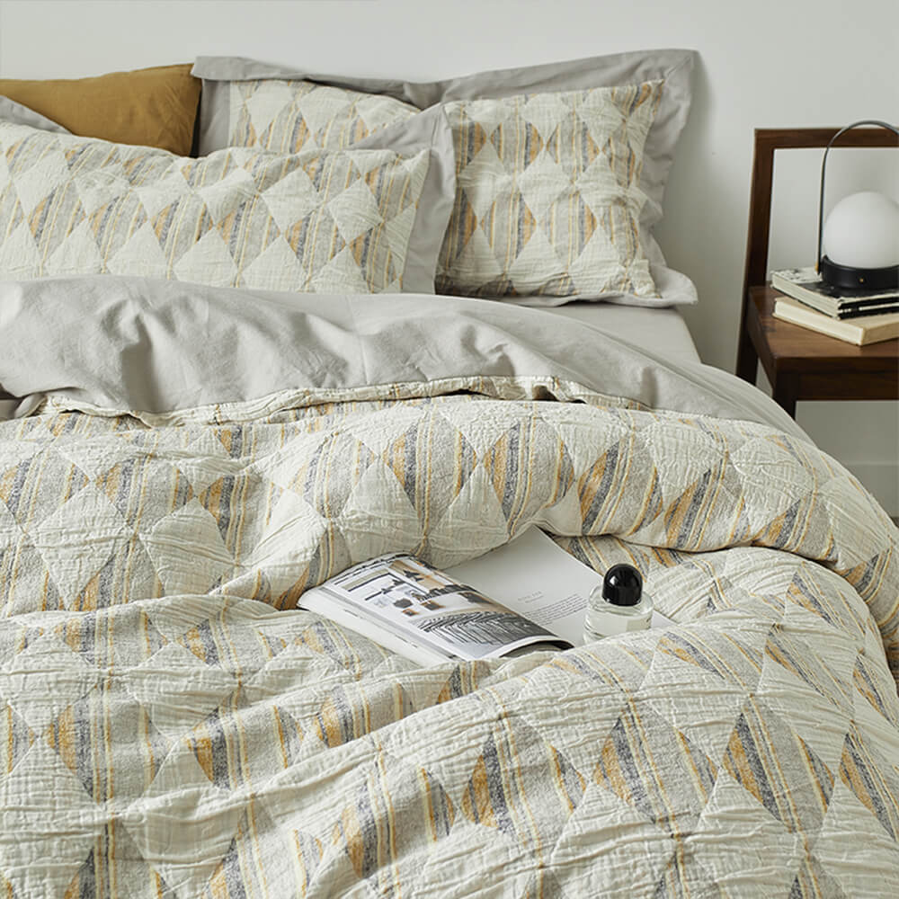 Diamond Jacquard Double-Layer Crinkled Cotton Bed Sheet Set – Bedding (view 2) | Petix pet supplies for dogs and cats