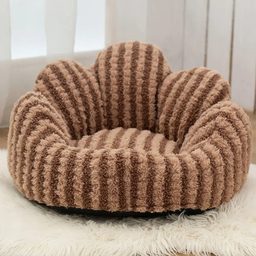 Petal-Shaped Striped Plush Pet Sofa Bed – Dog Beds (view 12) | Petix pet supplies for dogs and cats