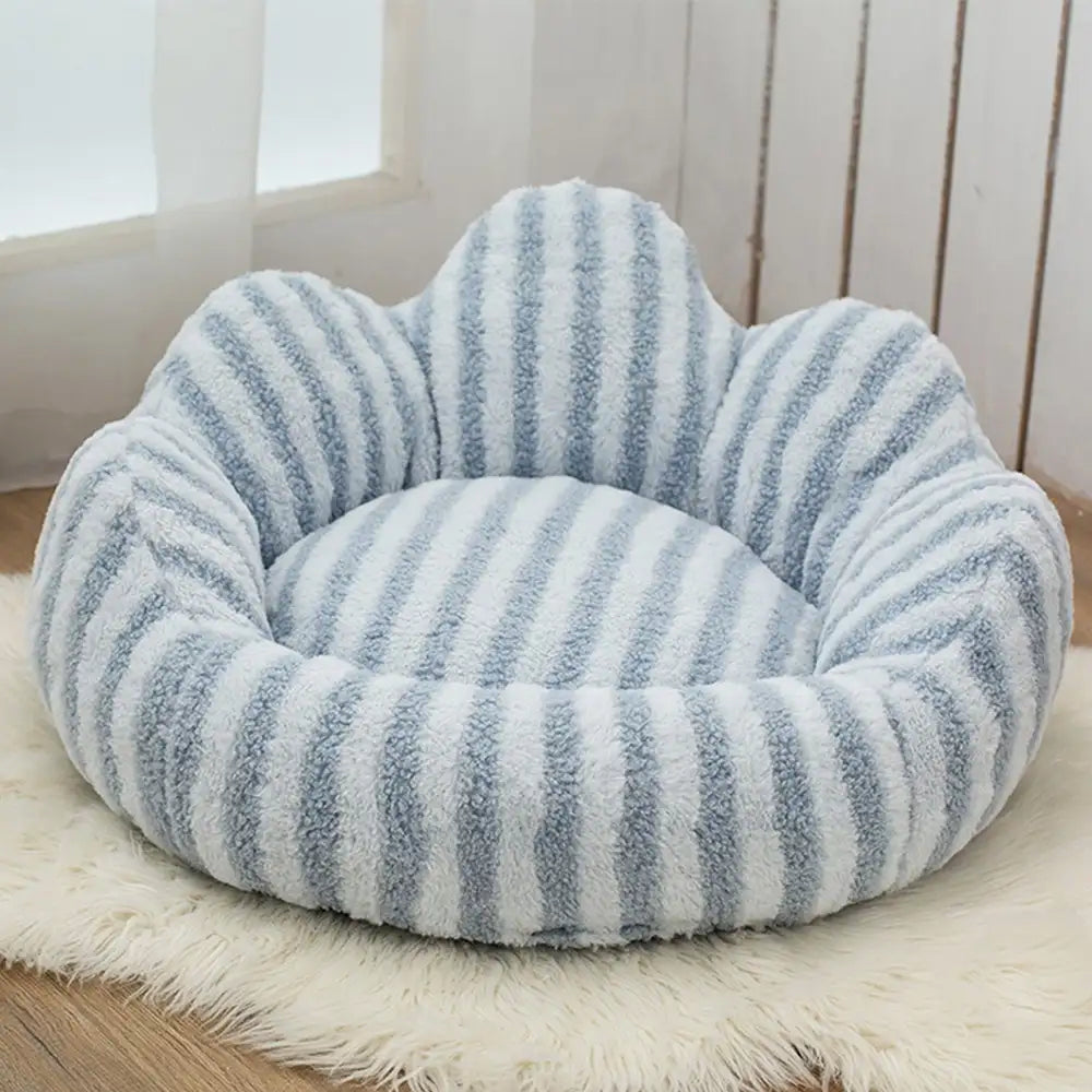 Petal-Shaped Striped Plush Pet Sofa Bed – Dog Beds (view 13) | Petix pet supplies for dogs and cats