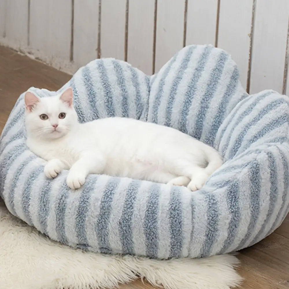 Petal-Shaped Striped Plush Pet Sofa Bed – Dog Beds (view 8) | Petix pet supplies for dogs and cats